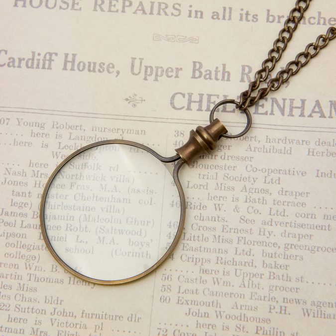 Pendant Magnifier on Chain